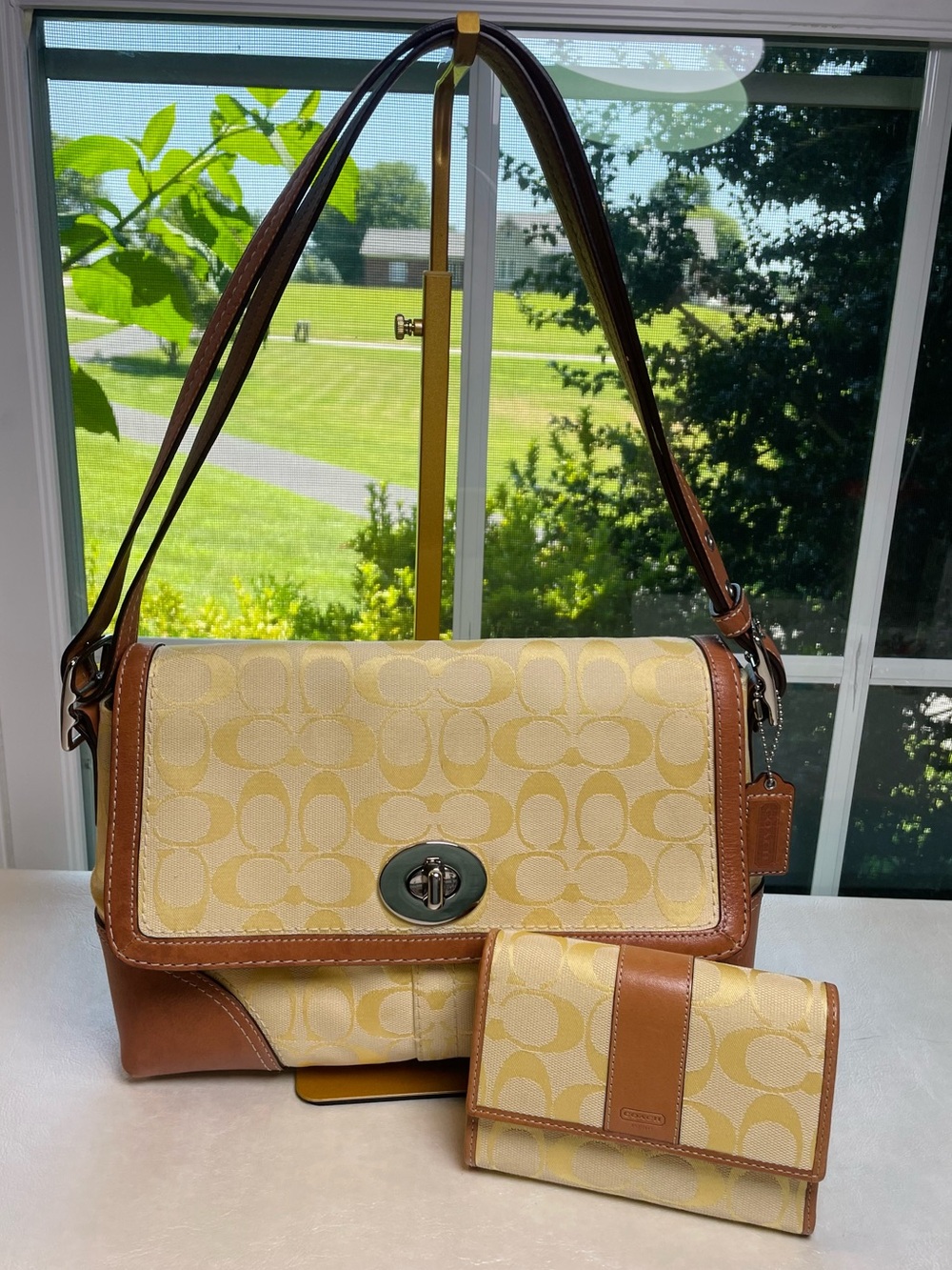 Coach Hampton Signature Lemon Yellow Convertible Shoulder Bag Set EUC Rare🍋